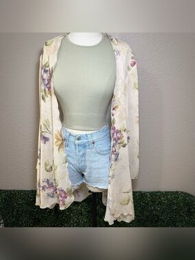 Vintage Watercolor Floral 1/2 Scallop Long Sleeve Duster